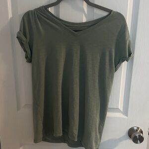 Max Studio Sage Green Short Sleeve Tee size M. EUC